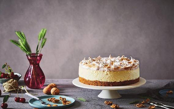 Táplálkozás, diéta HÁROM KÍVÁNSÁG MESEBELI TORTA HOZZÁADOTT CUKOR NÉLKÜL A Nándori Cukrászda hozzáadott cukor nélkül készült édessége nyerte a Magyarország Cukormentes Tortája versenyt, amelyet az