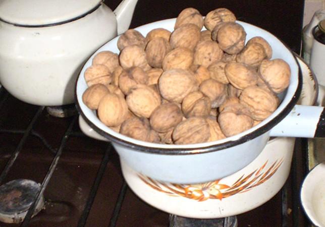De ezt a 15 kg erőt ne tévesszük össze 15 kg/cm 2 nyomással. Ennek az erőnek csak egy ponton kell hatnia, tehát a valóságban jóval kisebb erőfeszítéssel, gyenge ütögetéssel is elérjük.