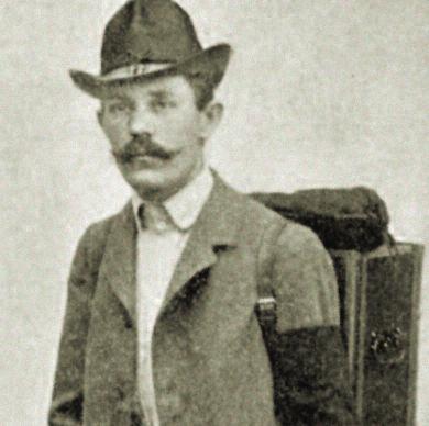 A HÁBORÚS BUDAPEST FOTÓRIPORTERE Müllner János A