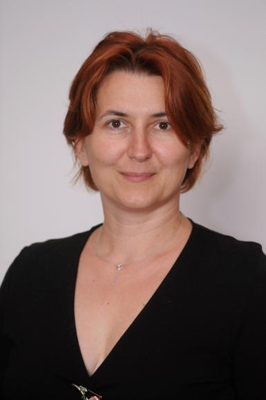 SZOTÁK SZILVIA nyelvész, az Imre Samu Nyelvi Intézet elnöke szotaksz@t-online.hu A sárospataki Rákóczi Gimnáziumban érettségizett.