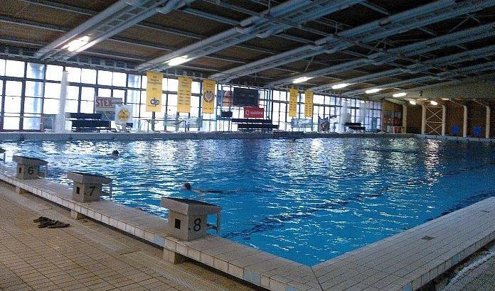 BVSC USZODA CAGEBALL CENTER KETRECFOCI/TOLLASLABDA / KORLÁTLANUL / BÁRMIKOR XXL A BVSC sportuszodában a közönség számára is lehetőség van az úszással kapcsolatos örömök élvezésére.