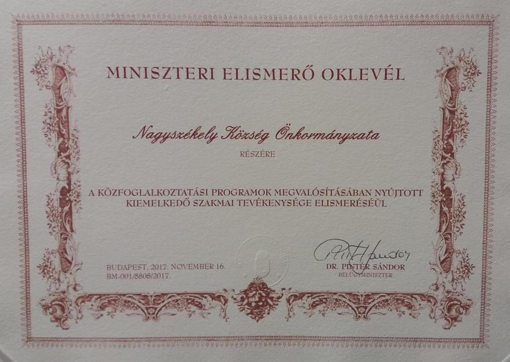 Csupán a szerkesztő csúszott meg az összeállítással, s ezt most azzal igyekszik jóvátenni, hogy egyben a decemberi újságot is mellékeli.