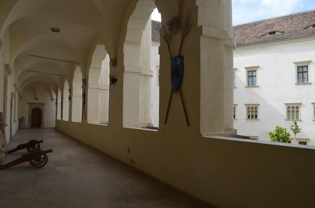 Ha jók volnánk, s egy szívvel akarnánk, bizony mások