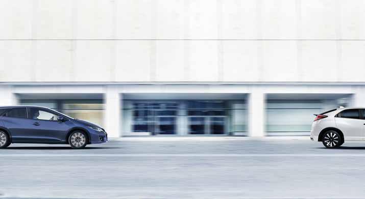 26 : MENETBIZTONSÁGI ESZKÖZÖK Elképesztően okos Elképesztően biztonságos Fejlett Vezetéstámogató Rendszer (Advanced Driver Assistance System Pack) Aktív Városi Fékrendszer (City-Brake Active System)