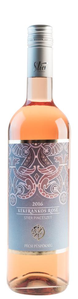It is dark colour, with averagely intense scents of fruit and flowers. Feels playful, with notes of raspberry and strawberry. It is creamy and feautures a long aftertaste.