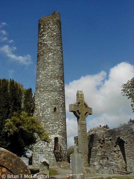 Monasterboice Apátság: kápolna, őrtorony