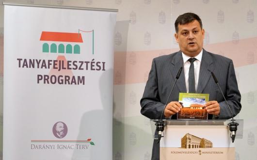 JÚLIUS VÉGÉIG LEHET JELENTKEZNI AZ ÉV TANYÁJA 2018 PÁLYÁZATI FELHÍVÁSRA Célunk, hogy lehetıségeinkhez mérten mindent megtegyünk annak érdekében, hogy a tanyasi lét- és gazdálkodási formát még