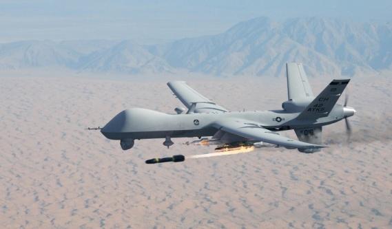 Amerikai földi állomásokról irányítják a brit UAV-kat Afganisztánban. Miután ez kiderült 2013 májusában kampányt indítottak a drónok használata ellen.