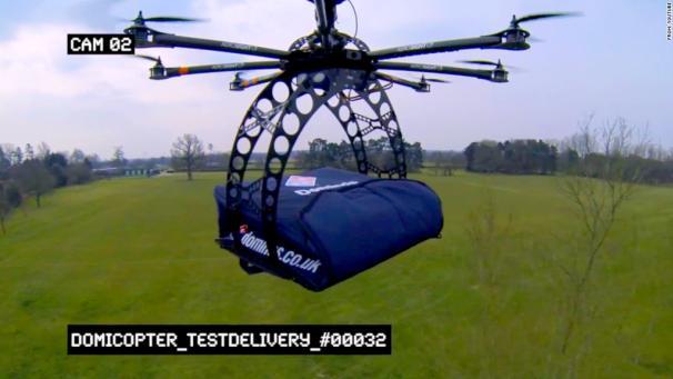 ábra), amely automatikusan felemelkedik a levegőbe (azonnal bevetésre indul), ha a behatolásjelző berendezések riasztást adnak ki és nagy felbontású videofelvételt készít a későbbi nyomozói