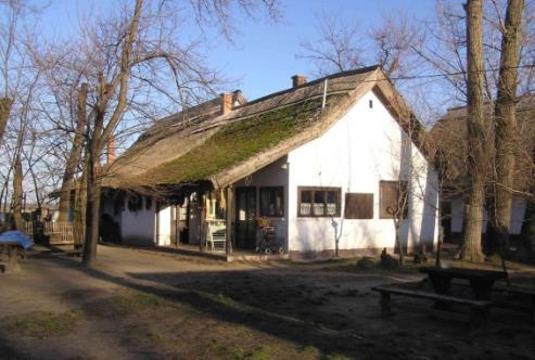 épületei