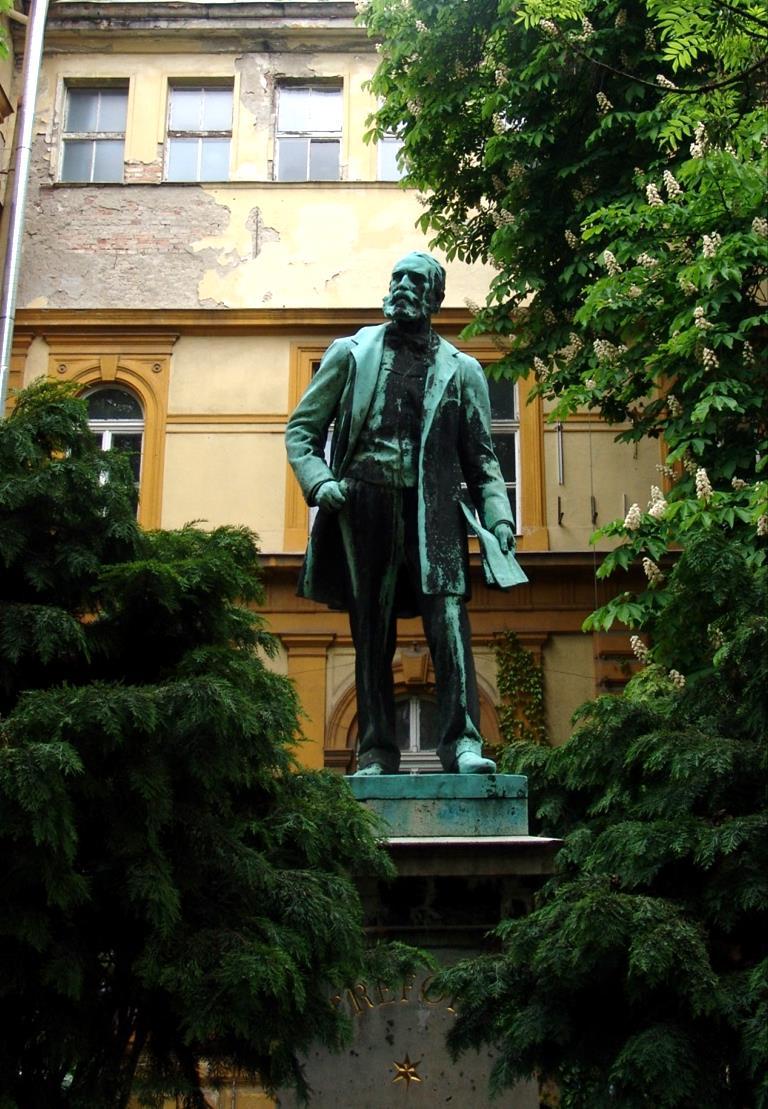 A TREFORT-KERT A Trefort kert az újkori magyar fesőoktatás egyik legjelentősebb helyszíne.