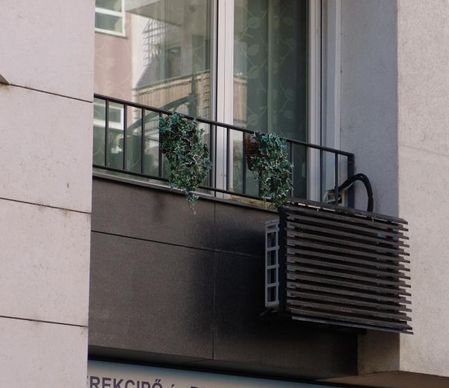 ATM / Pénzkiadó automata: Pénzkiadó automata szabadon álló módon nem, csak portálszerkezetbe építve helyezhető el.