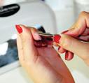 Ennek során vigyél fel Nail Prep folyadékot a körömlemezre. Tartsd be a száradási időt, ami 1 2 perc.