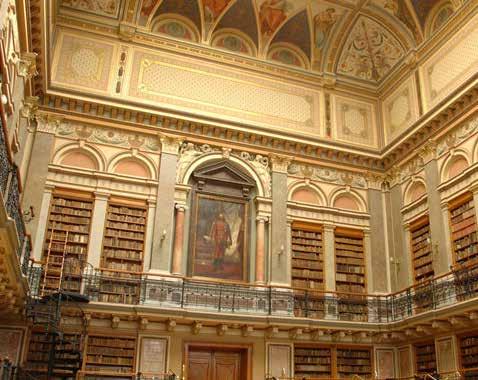 Állománya ma meghaladja az 1,6 millió könyvtári egységet, aminek törzsgyűjteménye a nemzeti kulturális örökség része.
