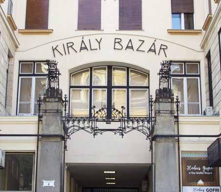 A KIRÁLY BAZÁR A Kármán Aladár és Ullmann Gyula tervei alapján épült ház 1902 és 1904 között épült fel.