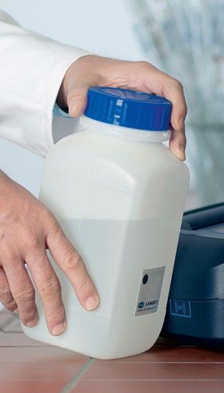 Amikor a felhasználó a fotométer RFID egysége elé tartja a felhasználó RFID azonosító kártyáját, akkor automatikusan, mint felhasználót azonosítja és regisztrálja.