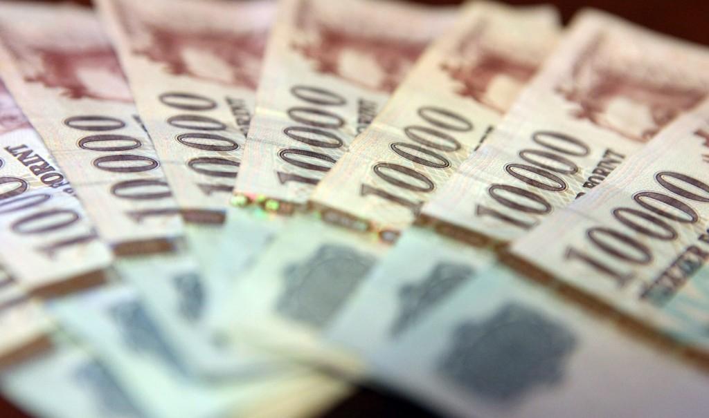 A foglalkoztató a biztosított méltányossági kérelmét a kérelem kézhezvételétől számított 5 napon belül továbbítja a kormányhivatalhoz.