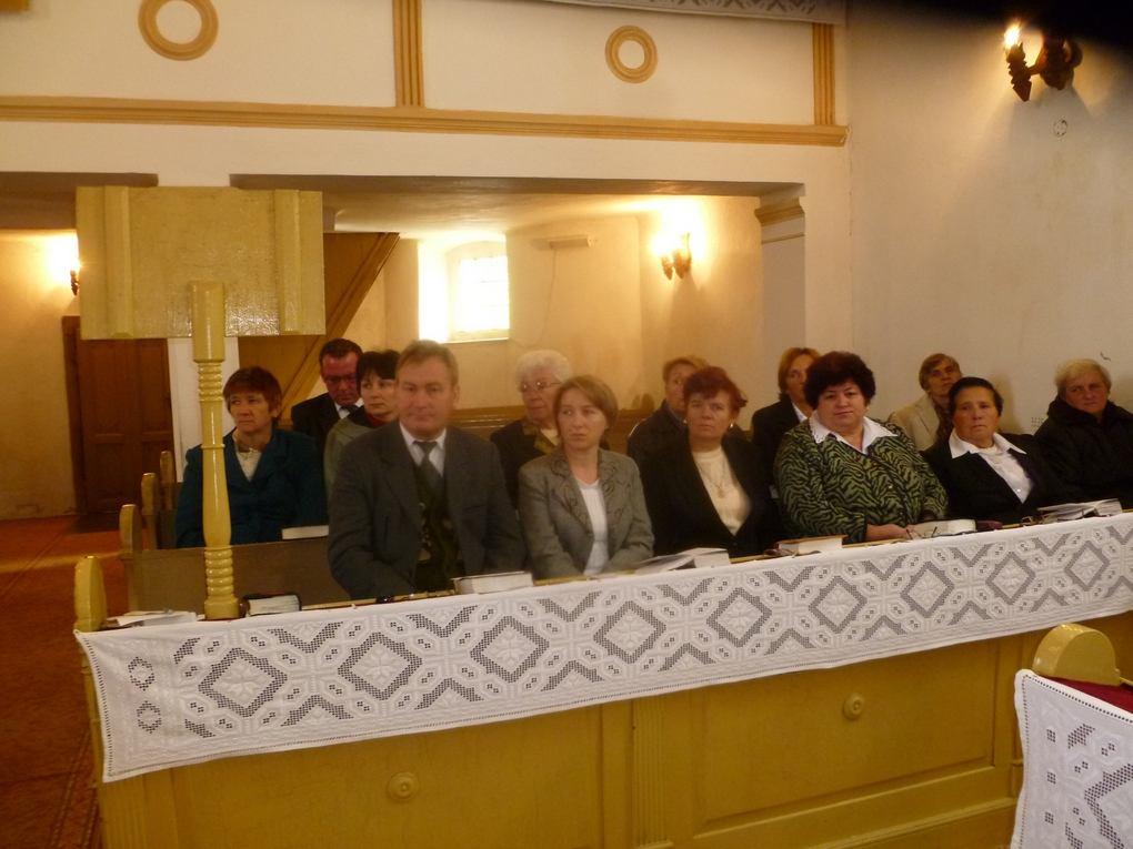 életüket adták több száz társukkal együtt, hogy gyerekeik, unokáik, az eljövő új magyar generáció sorsa jobb legyen, hiszen ők bíztak Istenben, bíztak abban hogy Isten megsegíti a magyar nemzetet,