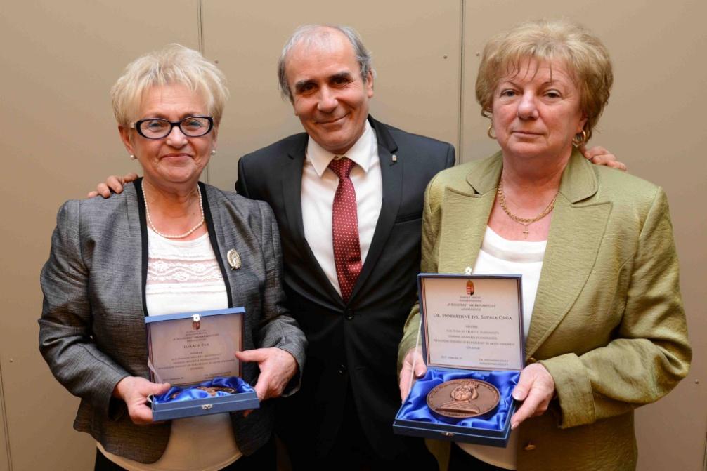 Közélet Mindkét egykori kollégának az egész hivatal nevében megköszönte a több évtizedes, elhivatott munkát dr.