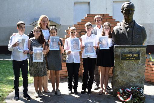 A kötetlen beszélgetés, a felvetődő kérdések a téma komolyságát kissé oldották, a vélemények kifejtése tanulságokkal járt.