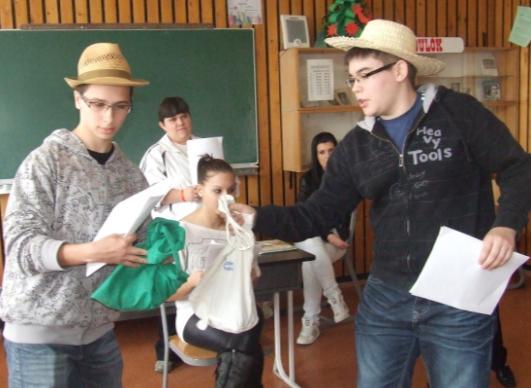 tánccsoportja Teremfoci: Stenszky Csaba iskolánk volt testnevelő tanára Frizura-smink: Nagy-György Melinda fodrász, Juhász
