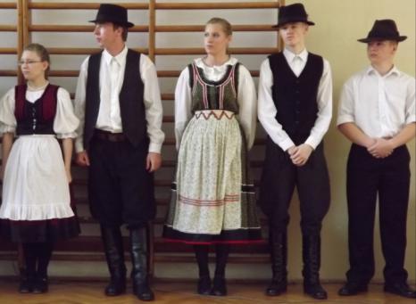 már a mennyet S tudnád feledni a szelíd Szalontát, hol Arany Jánost ringatá a dajka?