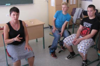 Égető Márta tanárnő az Eötvös Loránd Tudományegyetem fejlesztőpedagógus szakirányú továbbképzési szakán fejlesztőpedagógus végzettséget