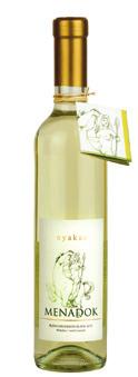 Budai SAUVIGNON BLANC 2011 édes Körte-völgy, Október közepi kései szüretelésű, hidegen áztatott természetes maradékcukrot tartalmazó ízletes édes bor.