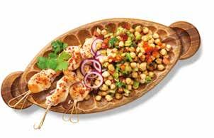zöldséggel, sáfránnyal ízesítve. A paella az egyik leghíresebb spanyol étel.
