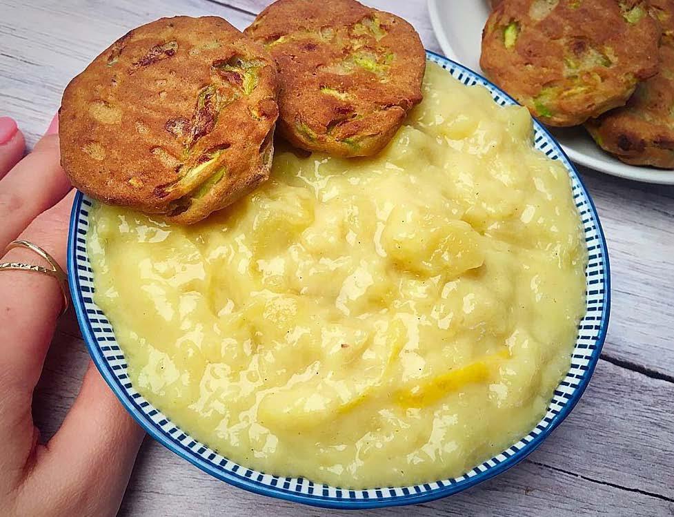 Szafi Free gluténmentes vegán almafőzelék tejmentes, szójamentes, hozzáadott cukortól mentes 6 közepes méretű almát megpucoltam, felkockáztam, 1,2 l vízzel, édesítővel, fél citrom levével, és 1/2