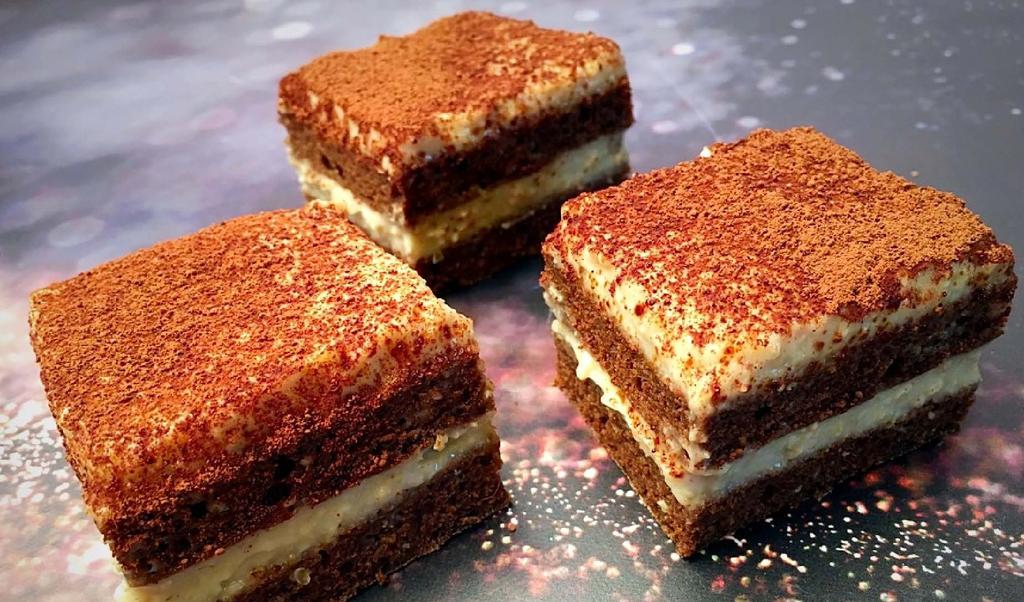Piskóta 250 g Szafi Free karobos muffin lisztkeverék 20 g Szafi Reform negyedannyi édesítő vagy 16 g Szafi Free ötszörös édesítő 30 g frissen facsart citromlé 185 g víz 100 g reszelt alma (héj