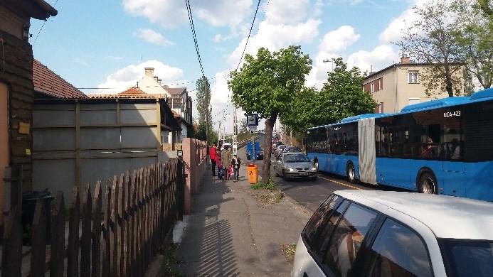 Javasolt fejlesztés Rövidtávon a Nagysándor József utca helyett (a Szent Imre herceg utca és a Nagykőrösi út közötti szakaszon), azzal párhuzamos lakóutcákon, a Dobos-Mikszáth és Köteles utcákon
