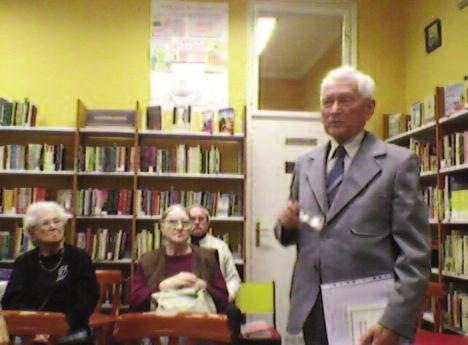 kial li membriĝis al la Fervojista Esperanto- Fakgrupo, kiam oni ĉesigis la Pedagogan Esperanto-Fakgrupon de Budapest.