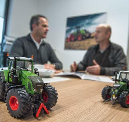 Itt yorsan és eyszerűen metalálja az Önhöz leközelebb található Fendt foralmazó partnert. www.fendt.om/dealer-searh A nay teljesítményű lészűrő optimális leveőbeszívást és -tisztítást tesz lehetővé.