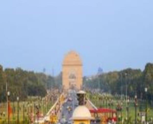 A régi és az új együttes jelenléte adja meg Delhi lenyűgöző panorámáját. Szállás Delhiben. 3 nap: DELHI Reggeli. Városnézés Delhiben.