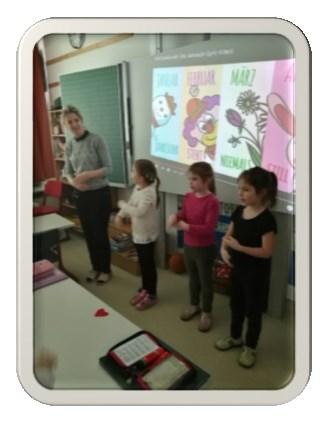 Negyedik osztálytól a nyelv tanulása mellett az ének zene és a környezetismeret tantárgyakat is német nyelven tanulják diákjaink.