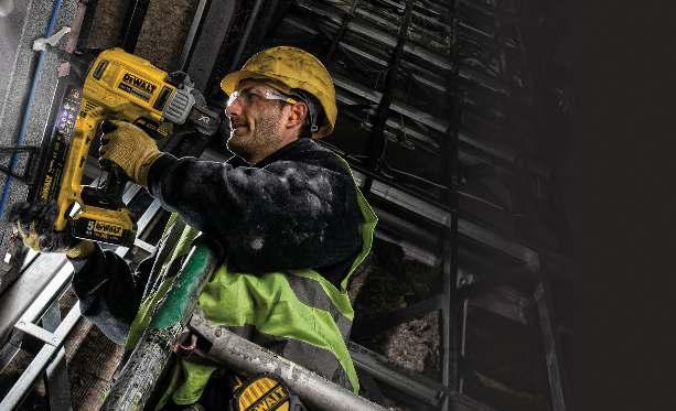 18V XR BETONSZEGEZŐ DCN890 A DEWALT bemutatja az első XR akkumulátoros betonszegezőt. Kihasználva az XR és kefe nélküli rendszer adta előnyöket, a betonszegező töltésenként akár 30 darab 57mm.
