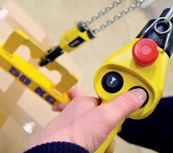 ellátott emelőmotor (SKD/E/F típusoknál) Alsó és felső