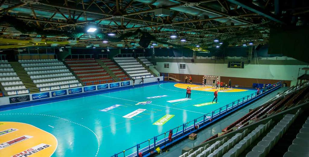 group a / a csoport V ENUES HELYSZÍNEK FŐNIX CSA R NOK FŐNIX H A LL Capacity / ülőhelyek száma: 6.