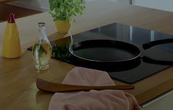 eredményért Külön olaj és héj tároló Könnyű tisztíthatóság Készülék mérete: 18x30x35cm Teljesítmény: 120W érintő gombos vezérlés Hűtőközeg: R600a 2,2 literes a víztartály átlátszó fedél jégkészítési