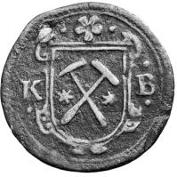 01. E: A széles, recés peremmel és vonalkörrel övezett mező közepén, a két részre osztott évszám, az 16 29 között nagy római ötös ( V ) áll.