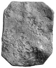 01. M = 1,5 : 1 E: A szabálytalan, nyolcszögletű csegelyen csak a kerek verőtő lenyomata lát-szik.