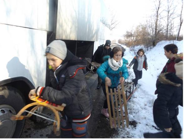 4. Játék a hóban (02.20. 14.00-16.00) Összevont testnevelés óra keretében a tanulók szánkóhúzó versenyeken, téli játékokon vehettek részt az iskolában.