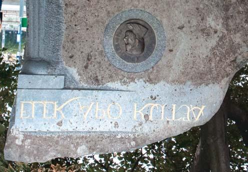 Befejezõdött a vizesblokkok felújítása is, amelynek utolsó állomása a személyzeti zuhanyzó volt.