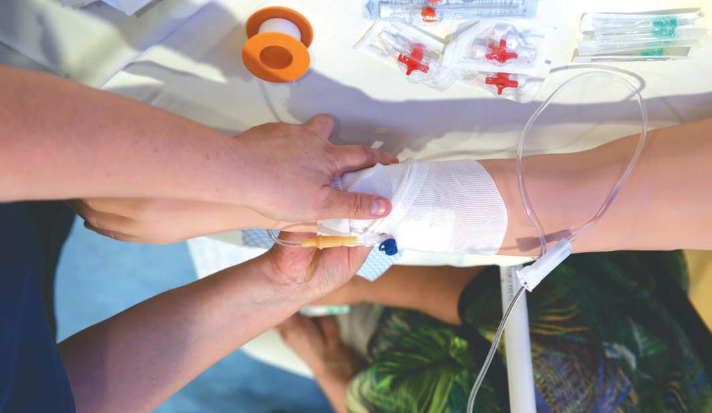 A képzéseken bemutatják, milyen eszközök léteznek, amelyekkel saját hozzátartozóiknak tudnak segíteni, illetve milyen eszközök állnak rendelkezésre a szakemberek számára.