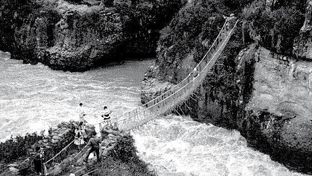 TUDOMÁNY 21 5. ábra Újjáépített inka függőhíd (Forrás: Wikipedia.com) Figure 5 Remodeled Inca suspension bridge (Source: Wikipedia.com) 7.