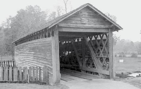 A háromnyílású híd teljes hossza 400 m volt és a pillérnyílásokat íves fa tartókkal kötötték össze. A tartószerkezet sematikus rajza a 16.