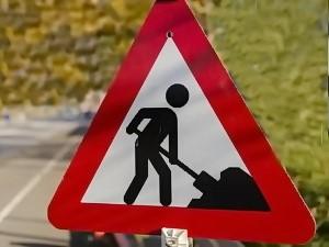 PÁLYÁZATI HÍREK Oldal 4 KÜLTERÜLETI HELYI KÖZUTAK FEJLESZTÉSE A Vidékfejlesztési Program keretében első körben több mint 28 milliárd forintot biztosít a Miniszterelnökség a külterületi helyi közutak