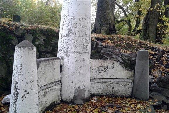 Ezúttal az alapanyagot Háriné Németh Jutka biztosította, a sütésben többen is segítettek.