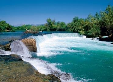 Manavgat és a Nagy Bazár Töltsenek el egy szép napot a Managvat folyón, egy tradicionális fa hajón, csodálják a táj szépségét és fedezzék fel a Nagy Bazárt!